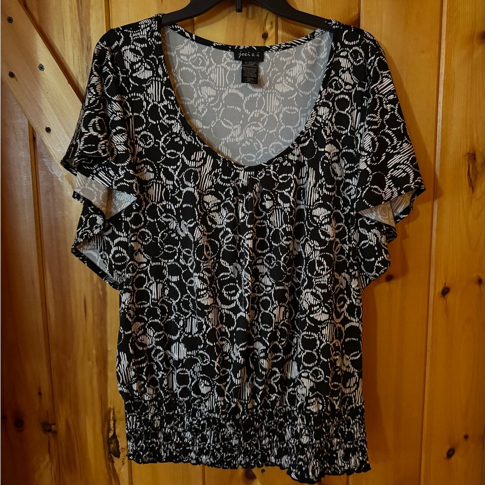 Joei & i Black & White Patterned Top Size Large